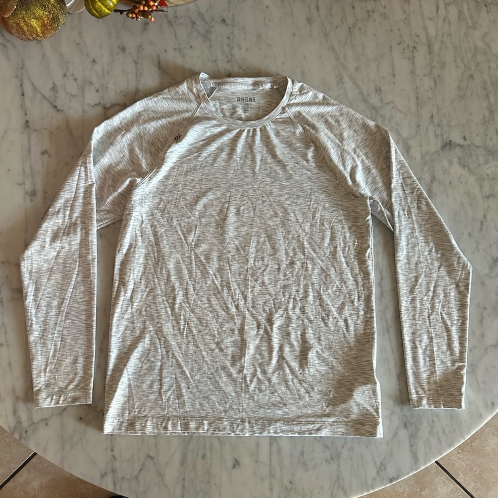 Rhone Long Sleeve Performance Shirt – Men’s Size M
